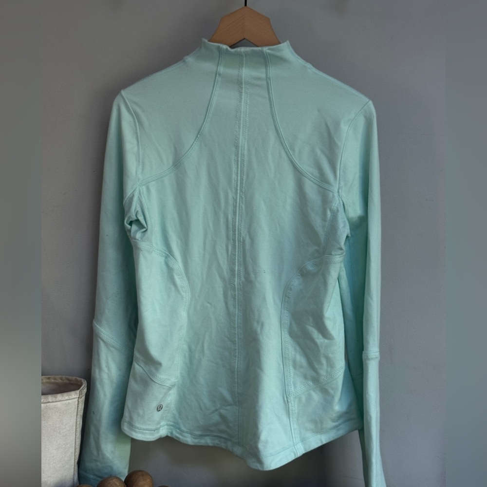 Women’s Lululemon Forme Jacket - size 10 (so soft!) - Picture 4 of 5